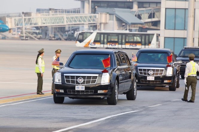 Đoàn xe chở Tổng thống Trump về khách sạn. Ảnh: Công Duy/TP