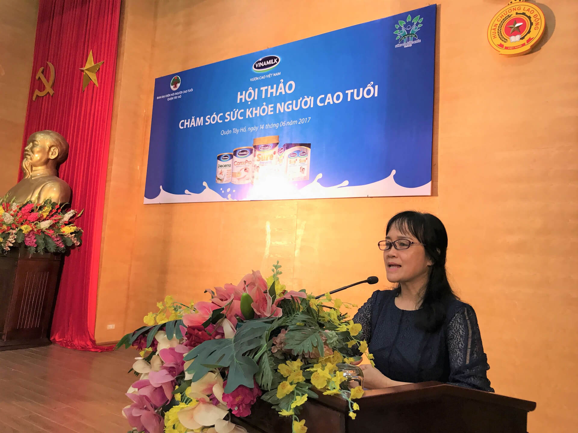 Bà Nguyễn Minh Tâm - Giám đốc Chi nhánh Hà Nội công ty CP Sữa Việt Nam phát biểu tại hội thảo