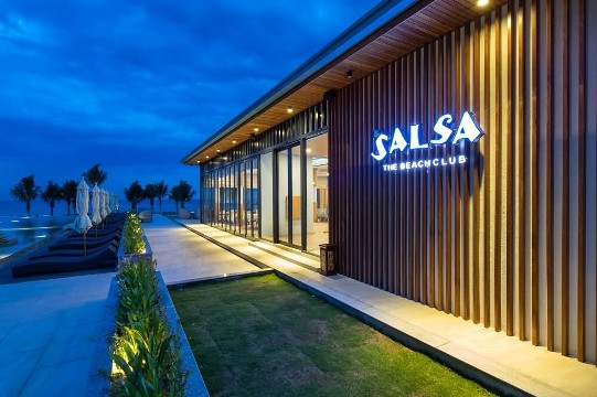 Salsa The Beach Club rực rỡ sắc màu về đêm (FLC Quy Nhơn)