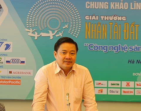 Ông Huỳnh Quang Liêm - Phó Tổng giám đốc VNPT, đồng Trưởng ban tổ chức Giải thưởng Nhân tài Đất Việt phát biểu, đánh giá cao sự khách quan, nghiêm khắc trong việc 