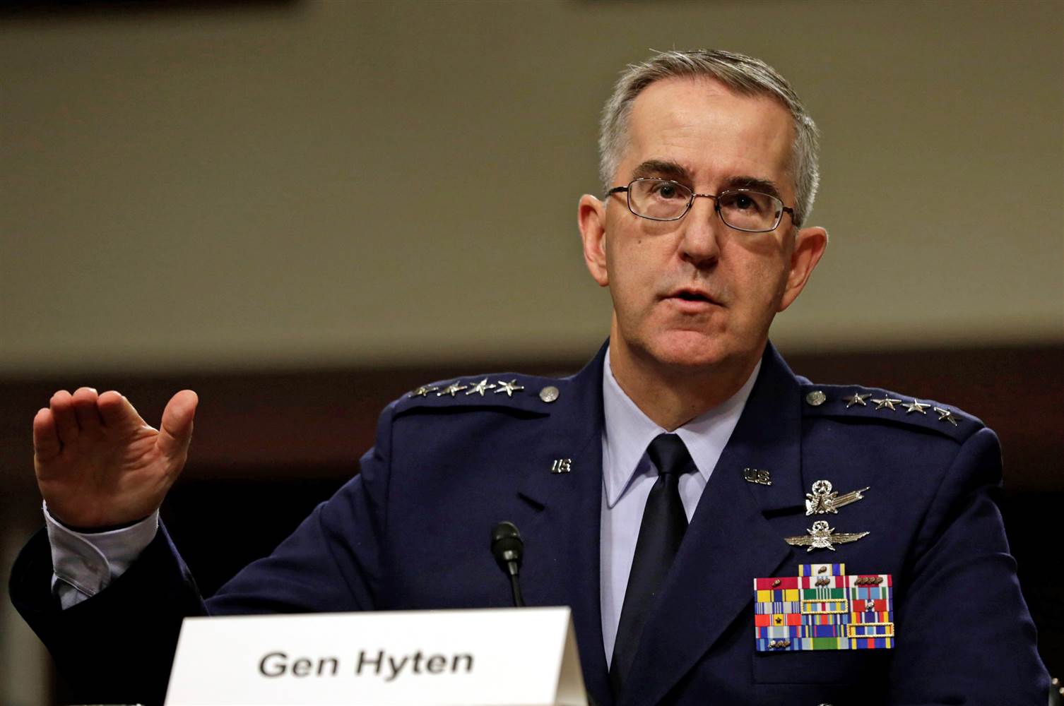 Tướng Không quân Mỹ John Hyten