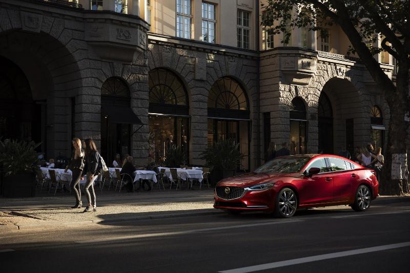 Dù chỉ là bản nâng cấp giữa đời xe, Mazda6 2018 vẫn sở hữu hàng loạt thay đổi và nâng cấp lớn.