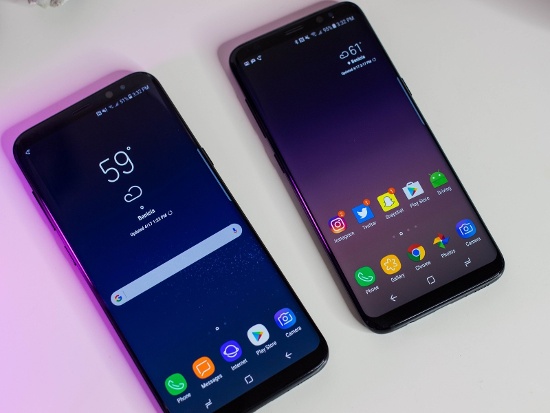 Samsung Galaxy S8 và S8 Plus: Đối với những người muốn chi tiêu ít hơn so với Galaxy Note 8 nhưng vẫn muốn sở hữu khả năng chụp hình ấn tương tương tự thì không thể bỏ qua bộ đôi Galaxy S8 và S8 Plus.