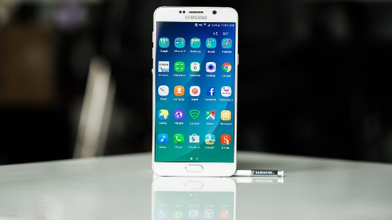 Ngoài các mẫu smartphone mới ở trên, với mức giá khoảng 6 triệu đồng người dùng có thể chọn các mẫu smartphone cũ đã qua sử dụng như iPhone 6 (16GB), Samsung Galaxy S6 Edge (64GB), Samsung Galaxy S7 (32GB) và Samsung Galaxy Note 5 (32GB). Tất cả đều là những thiết bị cao cấp vẫn rất ấn tượng ở thời điểm này.