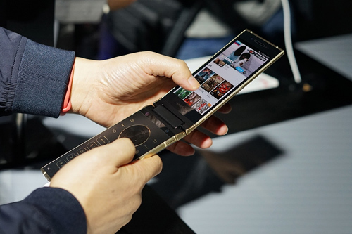 Samsung thầm lặng ra mắt máy ảnh điện thoại ống kính đa khẩu độ mở