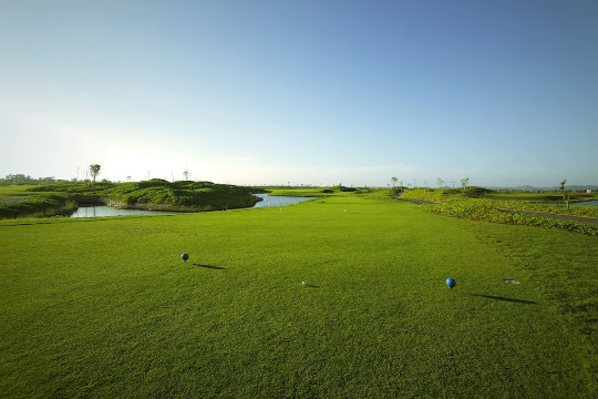 FLC Samson Golf Links, một trong những sân golf đẹp nhất Việt Nam