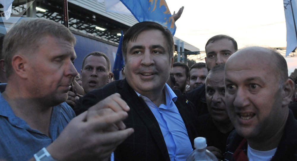 Ông Saakashvili giữa những người ủng hộ