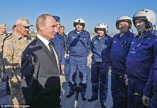 Ông Putin trò chuyện với các phi công Nga ở Syria