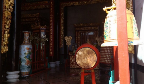 Chuông trong nội tự tại chùa Ông Sài Gòn