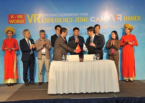 Lễ ký kết Biên bản ghi nhớ (MOU) về Hợp tác phát triển ngành công nghệ thực tế ảo giữa VINASA và Hiệp hội Ngành công nghiệp thực tế ảo Hàn Quốc Korea.