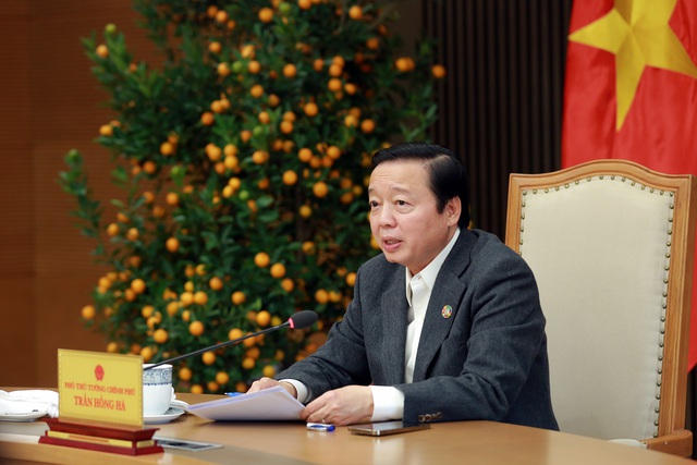Phó Thủ tướng Trần Hồng Hà đề nghị cơ quan soạn thảo và cơ quan thẩm định phối hợp chặt chẽ trong quá trình lấy ý kiến, tiếp thu, chỉnh lý dự thảo Luật Đất đai (sửa đổi) - Ảnh: VGP