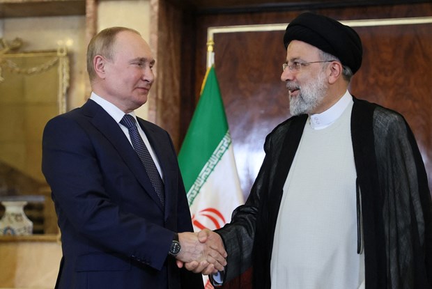 Tổng thống Nga Vladimir Putin và người đồng cấp Iran Ebrahim Raisi. (Ảnh: Sputnik)