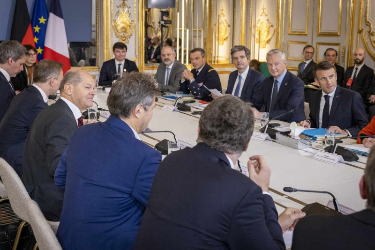 Cuộc họp hội đồng bộ trưởng Pháp-Đức tại Paris ngày 22/1. Ảnh: Le Monde