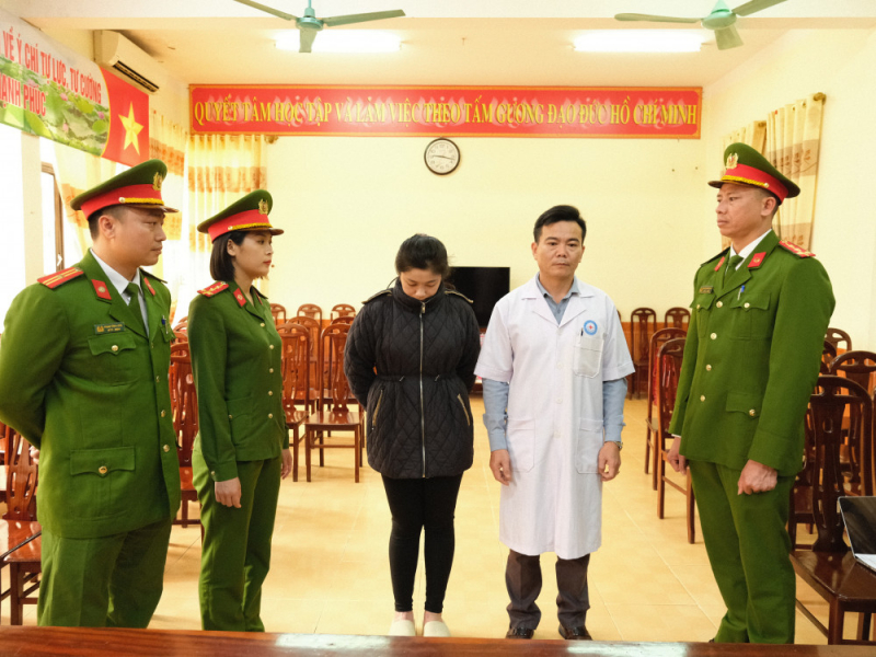 Cơ quan CSĐT làm việc với Lê Thị Diệu Trinh và Lê Khắc Hùng.