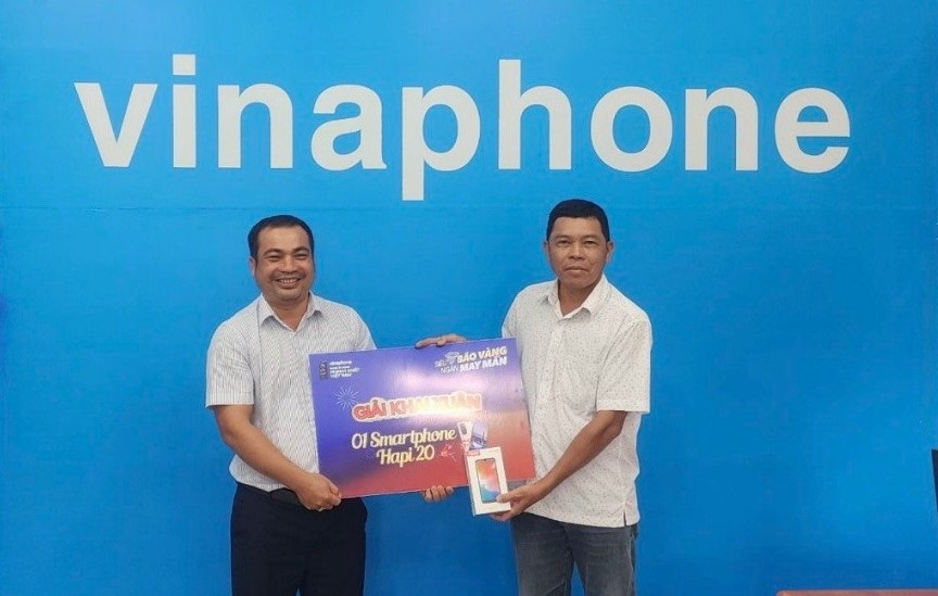 Hơn 400 khách hàng của VNPT cũng đã trúng thưởng các giải Smartphone