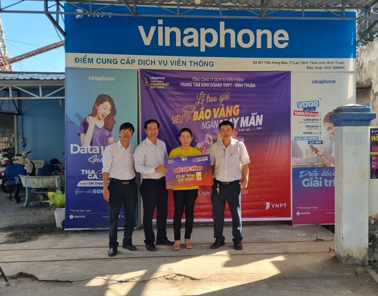 VinaPhone đã tìm được những khách hàng là chủ nhân may mắn của các giải VÀNG SJC 9999
