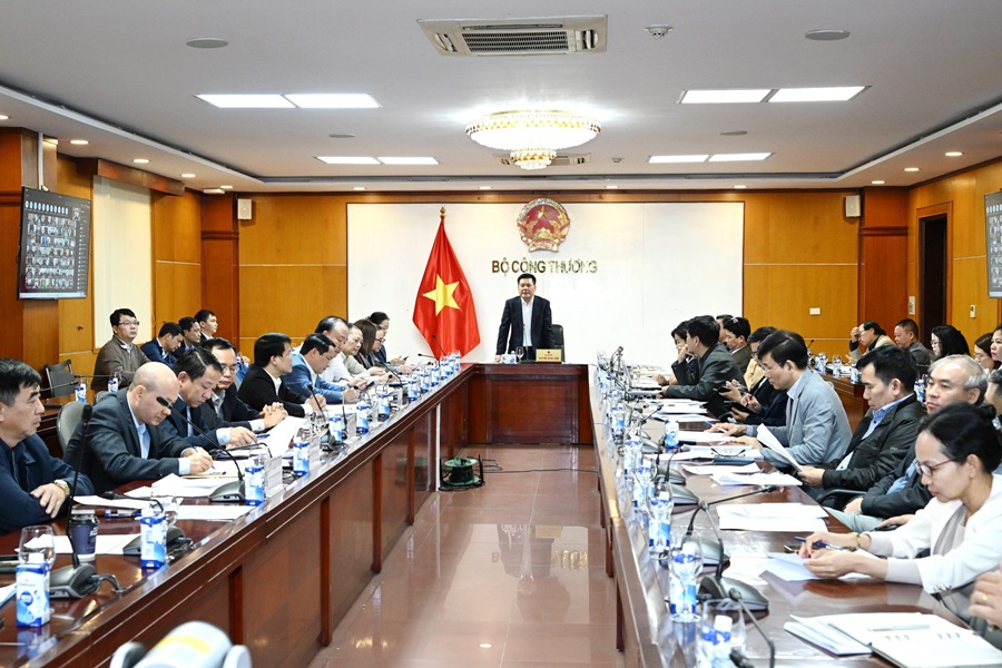 Tại cuộc họp do Bộ trưởng Bộ Công Thương Nguyễn Hồng Diên chủ trì