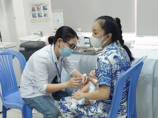 TPHCM triển khai chiến dịch tiêm vaccine 5 trong 1 (SII) cho trẻ ngay sau dịp nghỉ Tết Dương lịch năm 2024. Ảnh: SYT