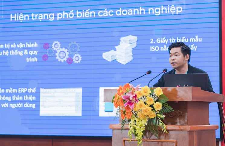 Ông Trần Tuấn Anh, Giám đốc Tư vấn Chuyển đổi số khu vực miền Nam của Base.vn, phát biểu tại một Hội thảo thúc đẩy chuyển đổi số
