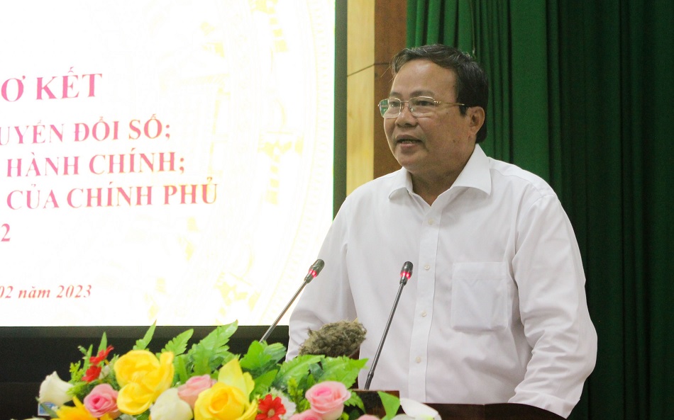 Chủ tịch UBND tỉnh Trà Vinh - ông Lê Văn Hẳn phát biểu tại Hội nghị.