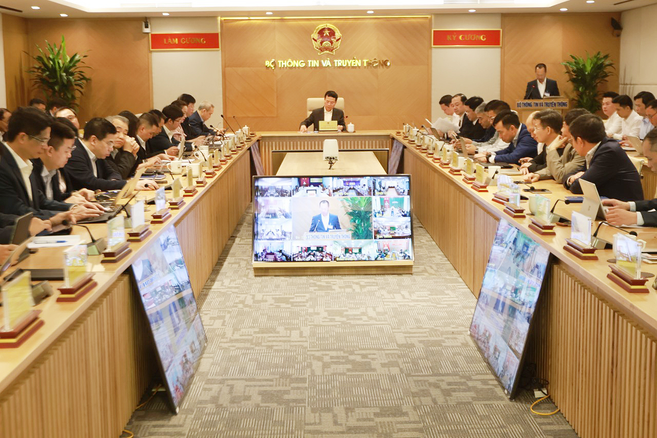 Bộ trưởng Bộ TT&TT Nguyễn Mạnh Hùng chủ trì Hội nghị Giao ban quản lý nhà nước quý I/2023
