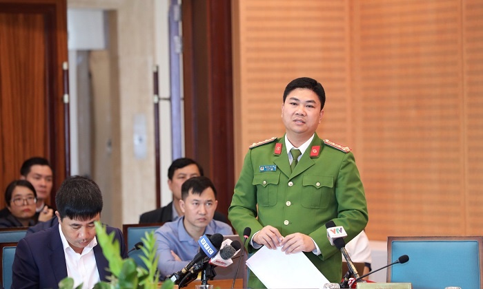 Phó Giám đốc Công an Thành phố Dương Đức Hải trả lời báo chí