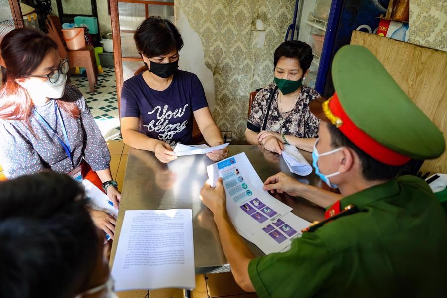 Mô hình Đội cơ động hỗ trợ dịch vụ công trực tuyến tại nhà của phường Trúc Bạch, quận Ba Đình, TP Hà Nội.