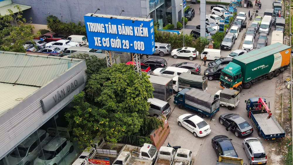 Phó Thủ tướng Trần Hồng Hà: Xem xét miễn đăng kiểm cho xe mới, tăng cường đăng  kiểm viên các tỉnh hỗ trợ Hà Nội và Tp Hồ Chí Minh - Tạp