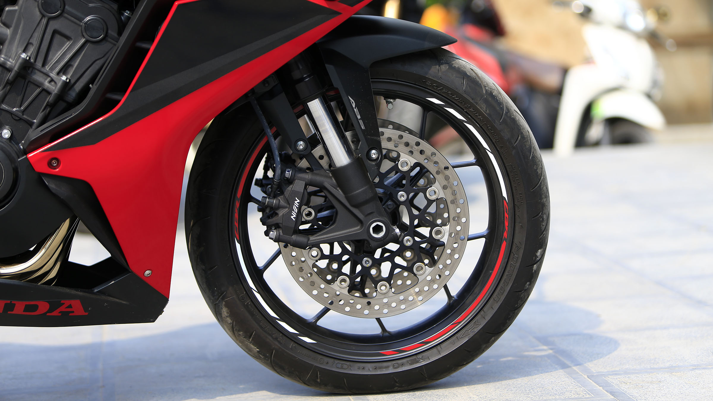 Thế giới 2 bánh: Diện kiến Honda CBR650R 2023 – mẫu sportbike đích thực dành cho “người mới” - Ảnh 9.