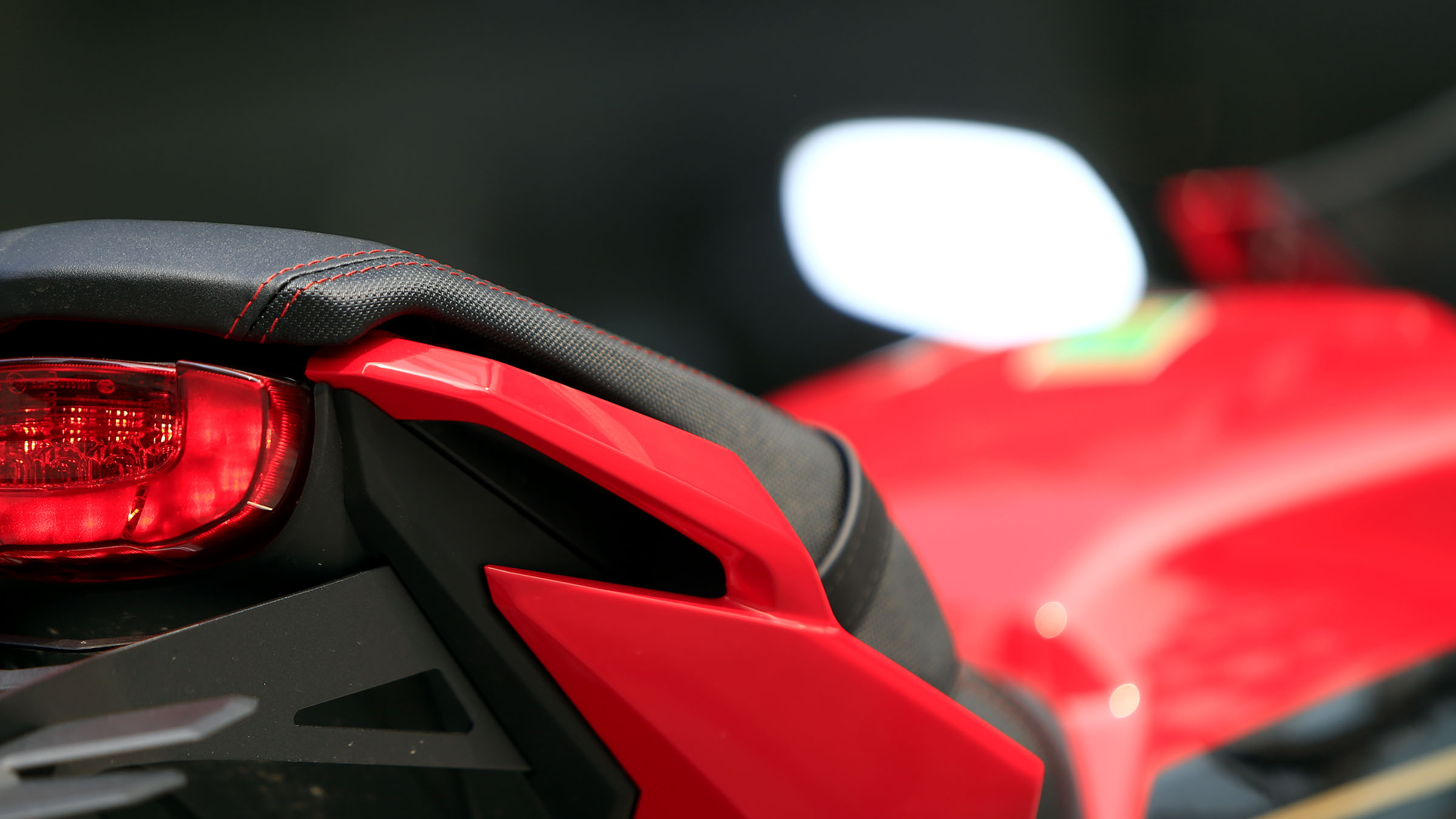 Thế giới 2 bánh: Diện kiến Honda CBR650R 2023 – mẫu sportbike đích thực dành cho “người mới” - Ảnh 13.