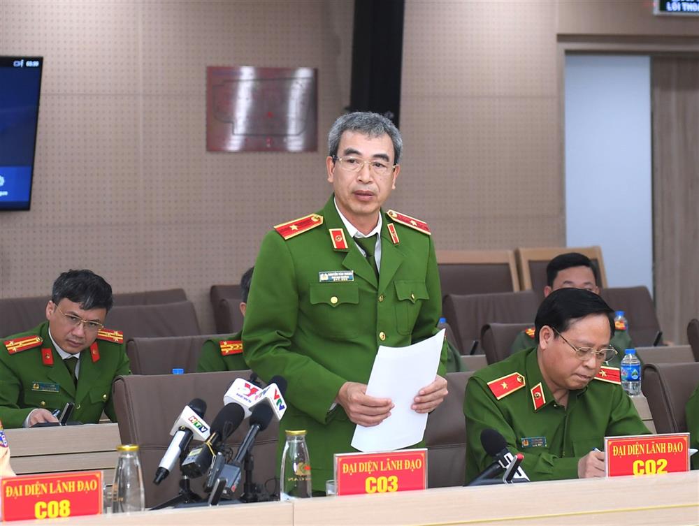 Thiếu tướng Nguyễn Văn Thành, Phó Cục trưởng Cục Cảnh sát điều tra tội phạm về tham nhũng, kinh tế, buôn lậu trả lời báo chí