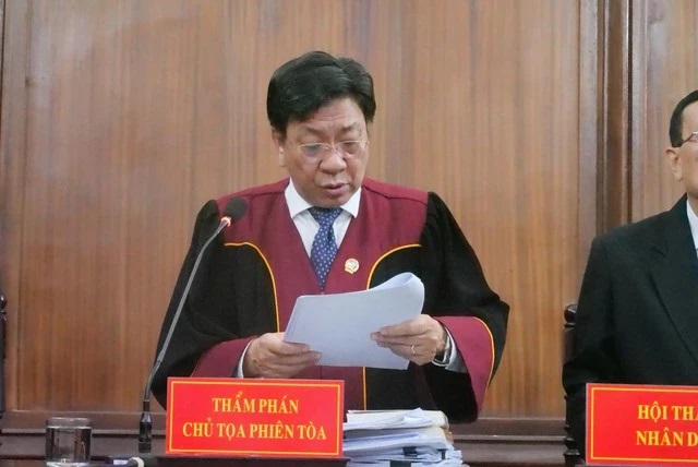 Chủ tọa phiên tòa là thẩm phán Phạm Lương Toản, Chánh tòa hình sự TAND TP.HCM