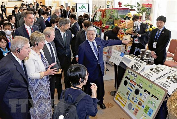 Các Bộ trưởng Nông nghiệp Nhóm các nền công nghiệp phát triển hàng đầu thế giới (G7) tham dự một sự kiện tại thành phố Miyazaki, Tây Nam Nhật Bản, ngày 22/4/2023. (Ảnh: Kyodo/TTXVN)