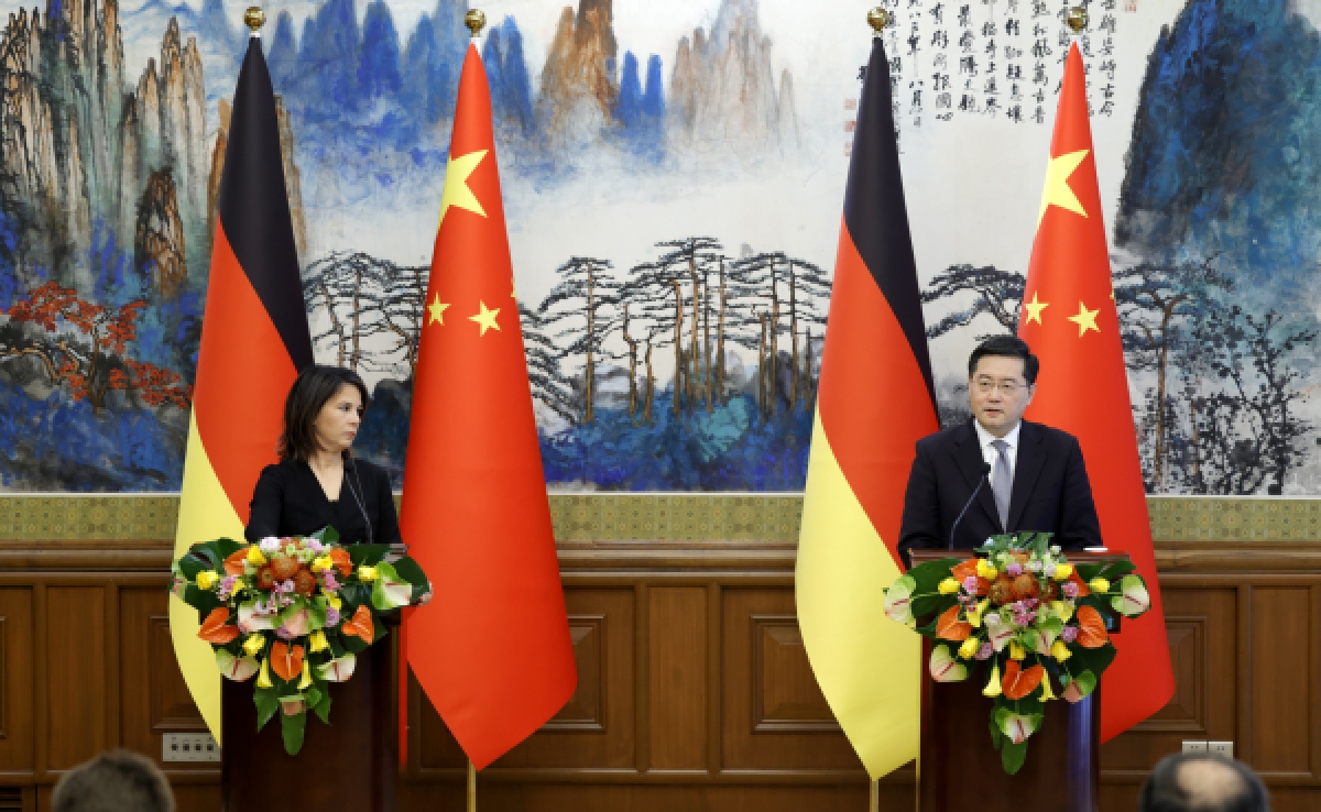 Ngoại trưởng Trung Quốc và Đức tại cuộc họp báo ngày 14/4. Ảnh: Bộ Ngoại giao Trung Quốc.