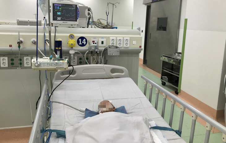 Bệnh nhi N.T.B.N. (5 tháng tuổi, ngụ tỉnh Long An) bị sốc sốt xuất huyết Dengue nặng, thể não đã được cứu sống - Ảnh: Bác sĩ cung cấp