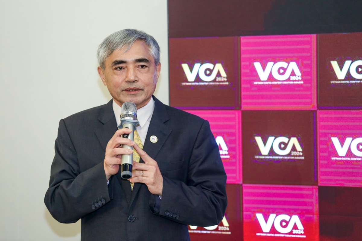 Tiến sĩ Nguyễn Minh Hồng, Chủ tịch Hội Truyền thông số Việt Nam - Trưởng Ban Tổ chức Giải thưởng phát biểu tại lễ công bố 