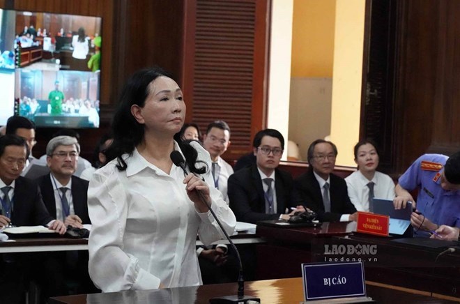 Bị cáo Trương Mỹ Lan - Chủ tịch Vạn Thịnh Phát, trong phiên xử sơ thẩm. Ảnh: LĐ