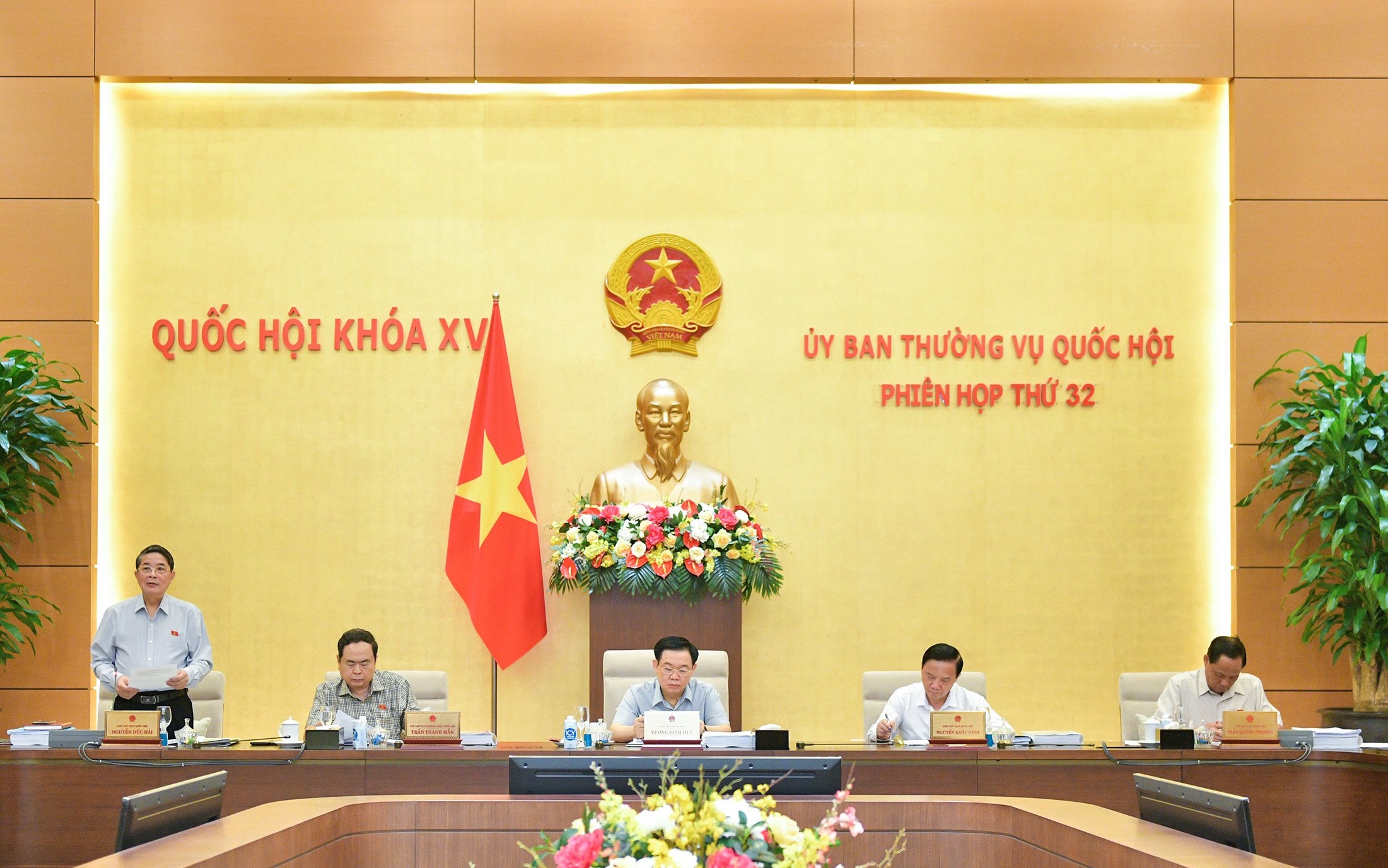 Phó Chủ tịch Quốc hội Nguyễn Đức Hải điều hành nội dung phiên họp 