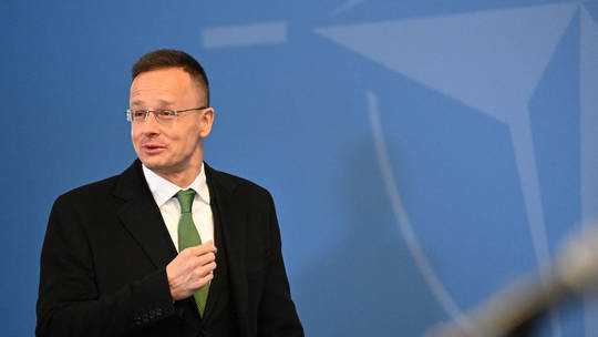 Ngoại trưởng Hungary Peter Szijjarto