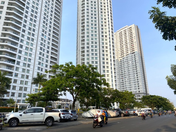 Trên địa bàn quận 7 đã có khoảng 20.000 căn tại các dự án thương mại chưa được cấp sổ hồng.