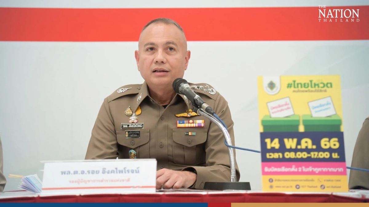 Phó cảnh sát trưởng quốc gia, Tướng Roy Ingkapairote phát biểu tại họp báo hôm 1/5/2023. Ảnh: The Nation