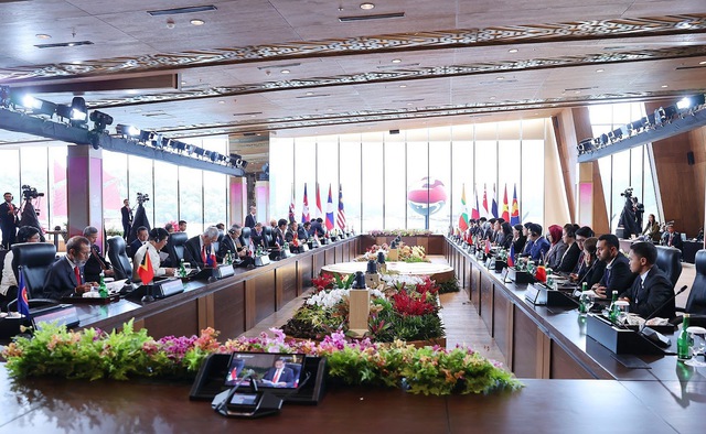 Đối thoại giữa Lãnh đạo các nước ASEAN và đại diện thanh niên ASEAN - Ảnh: VGP
