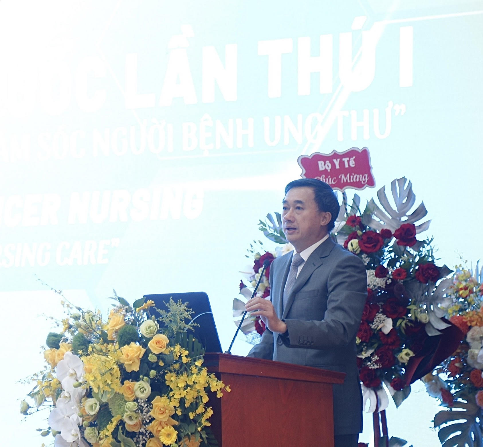 GS.TS Trần Văn Thuấn - Thứ trưởng Bộ Y tế phát biểu tại Hội thảo