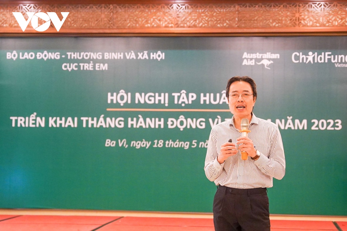 Ông Đặng Hoa Nam Cục trưởng Cục Trẻ em thông tin tại hội nghị