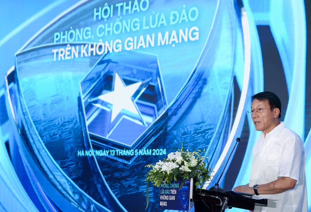 Trung tướng Nguyễn Minh Chính, Cục trưởng Cục An ninh mạng và phòng, chống tội phạm sử dụng công nghệ cao - A05 (Bộ Công an), Phó Chủ tịch thường trực Hiệp hội An ninh mạng quốc gia phát biểu tại Hội thảo