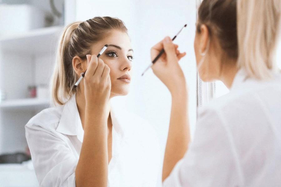 Học trang điểm cá nhân mang lại rất nhiều tiện ích.
