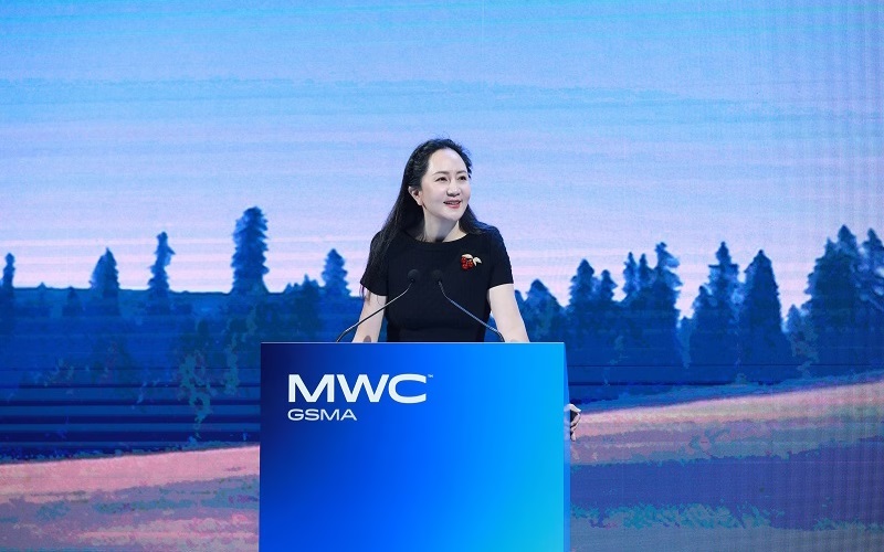 Bà Mạnh Vãn Chu - Chủ tịch Luân phiên kiêm Giám đốc Tài chính của Huawei phát biểu tại MWC Thượng Hải 2023