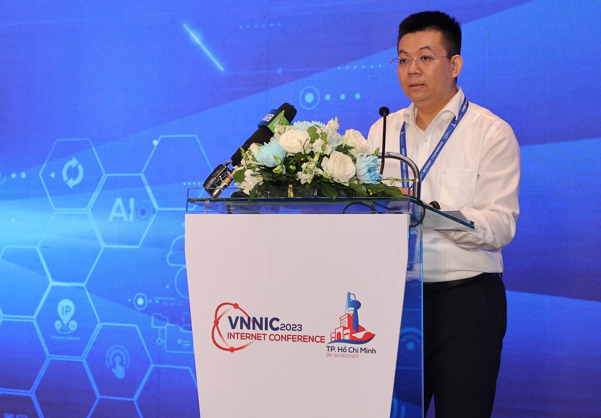 ông Nguyễn Hồng Thắng - Phó Giám đốc phụ trách điều hành VNNIC phát biểu tại sự kiện