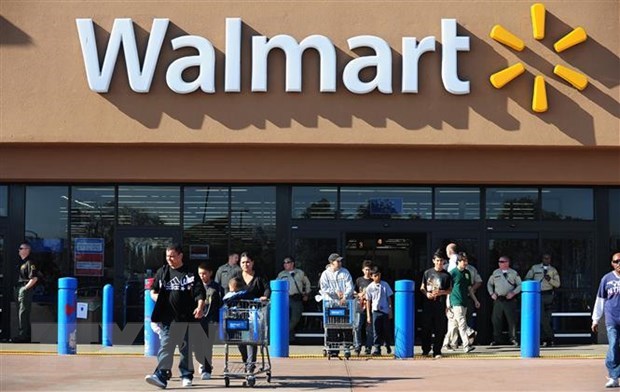 Cửa hàng của tập đoàn bán lẻ Walmart ở Paramount, California, Mỹ. (Ảnh: AFP/TTXVN)