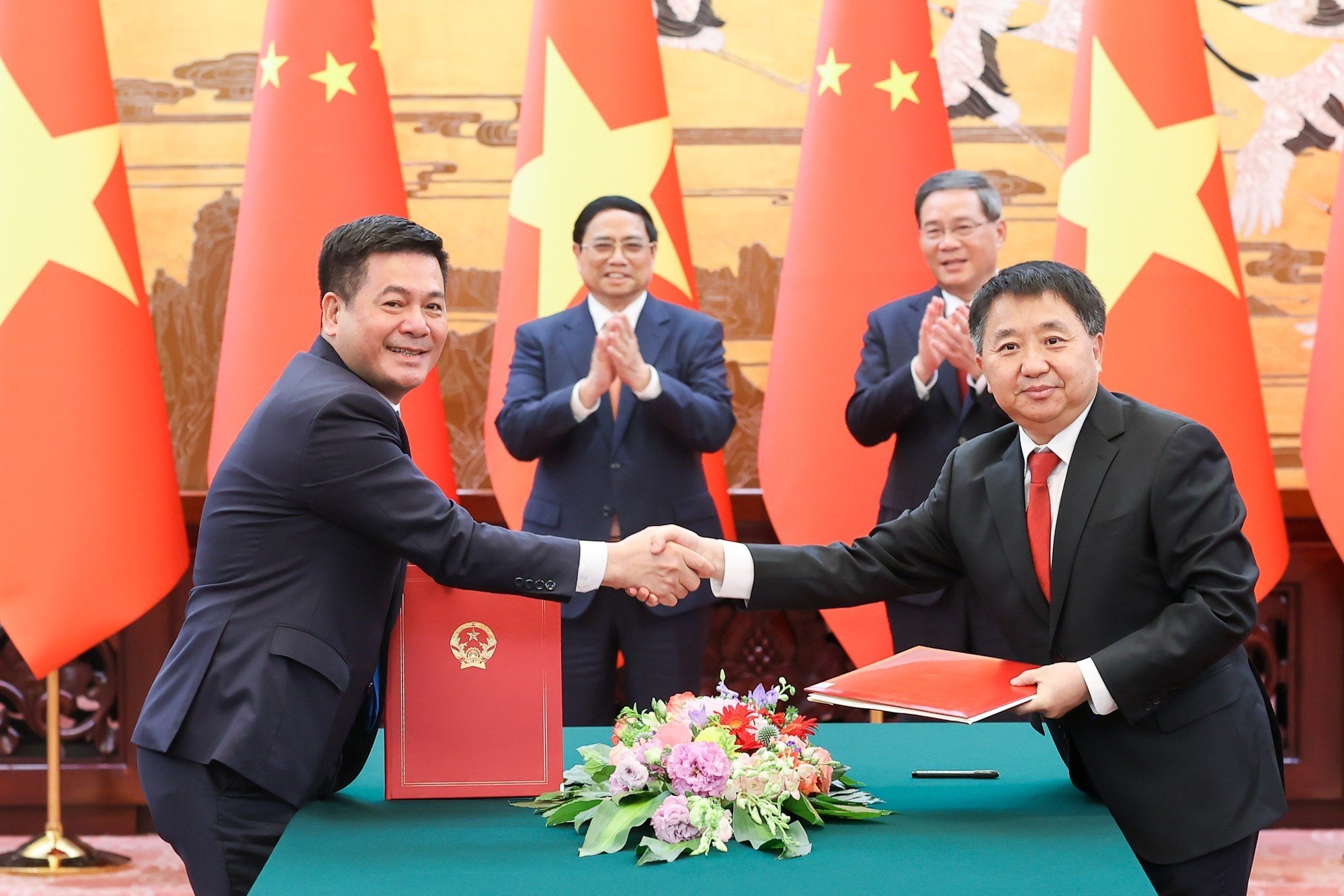 Hai Thủ tướng đã chứng kiến Lễ ký biên bản ghi nhớ giữa Bộ Công Thương Việt Nam và Tổng cục quản lý giám sát thị trường nước Cộng hòa nhân dân Trung Hoa 